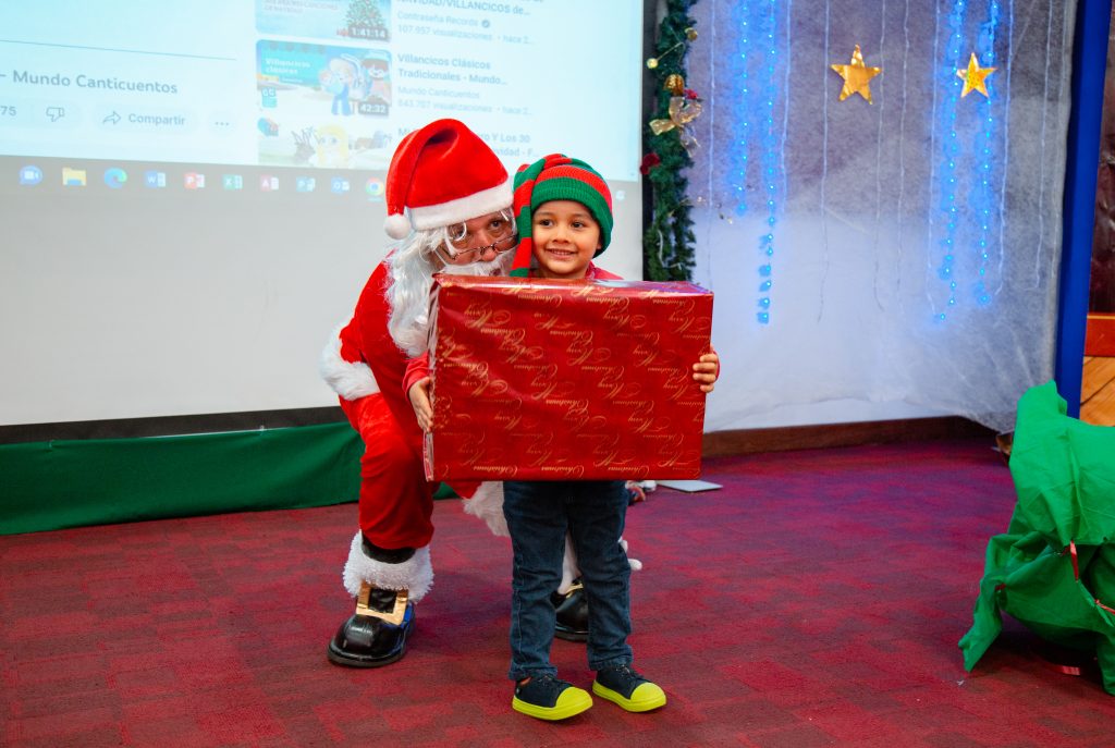 Entrega De Regalos 12