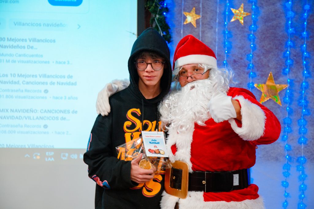 Entrega De Regalos 23