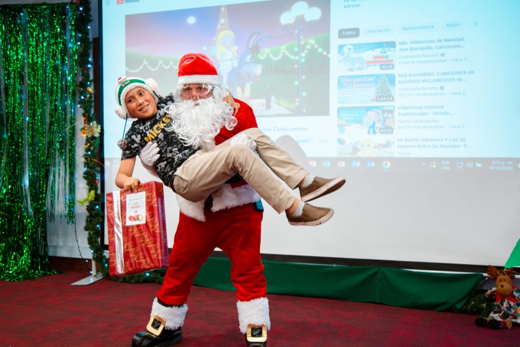 Entrega De Regalos 8