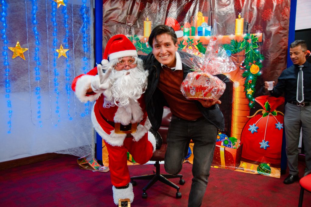 Entrega De Regalos 80